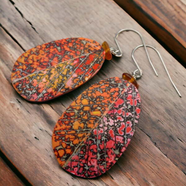 Robinia Earrings with natural amber